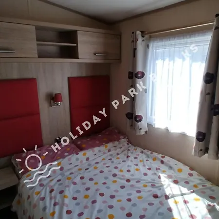 Haywood - 3 Bed Pet Friendly Holiday Home At Seal Bay Selsey Exterior photo